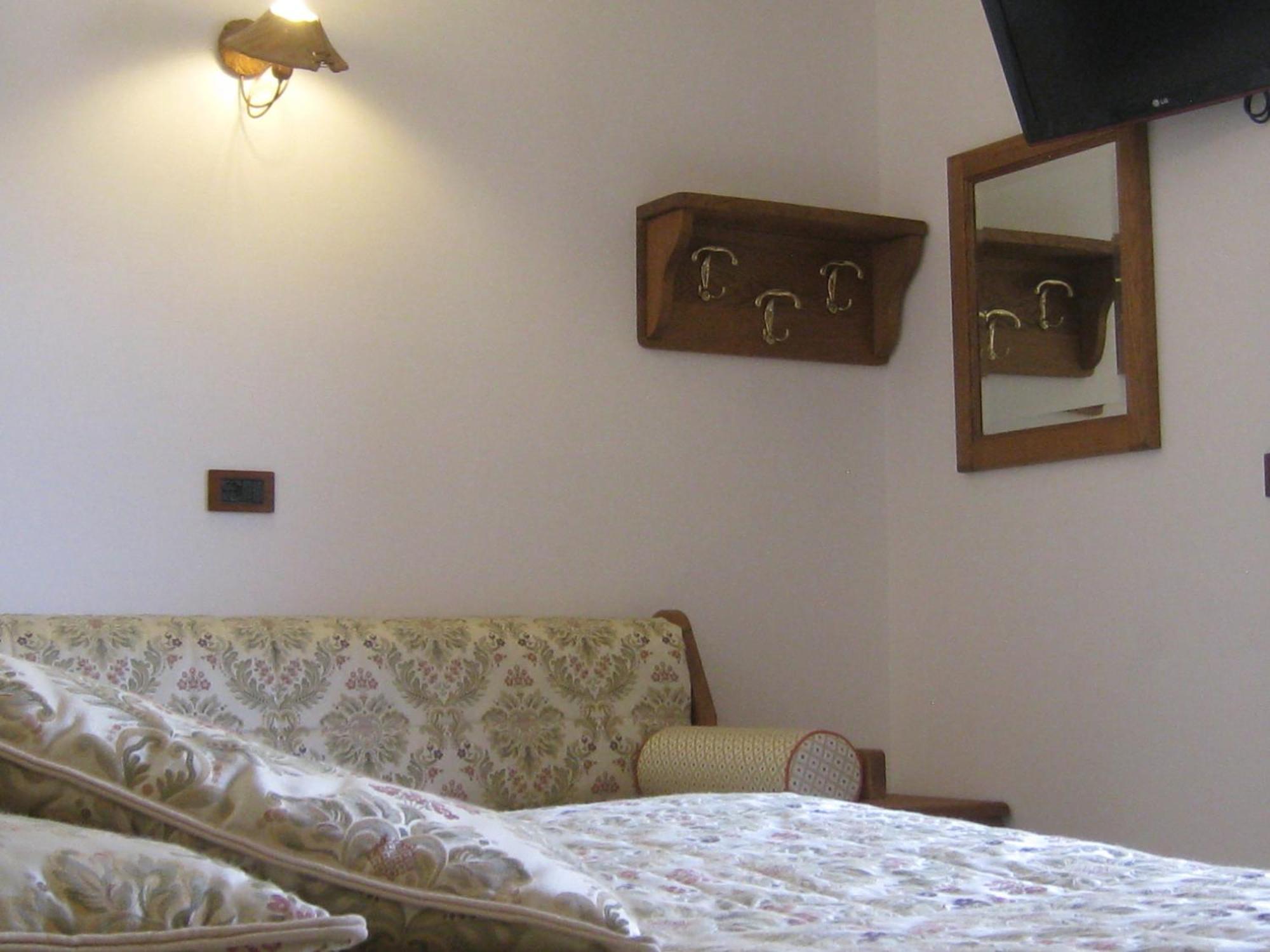 פרג'לאטו Hotel Villa Plinia מראה חיצוני תמונה