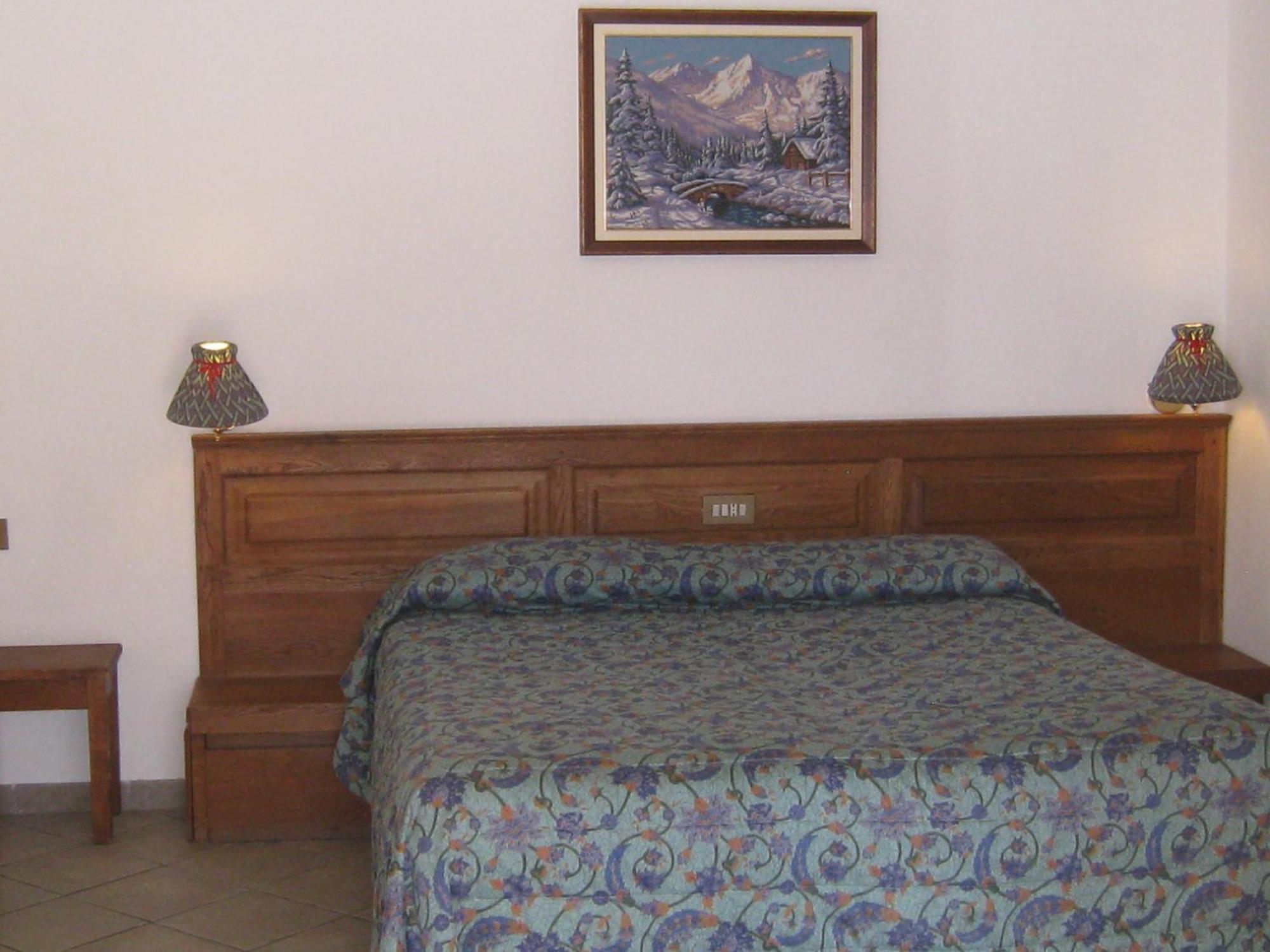 פרג'לאטו Hotel Villa Plinia מראה חיצוני תמונה